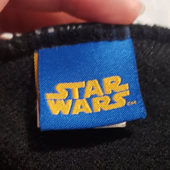 Boys Star Wars Darth Vader Acrylic Knit Beanie Hat - Picture 3 of 3